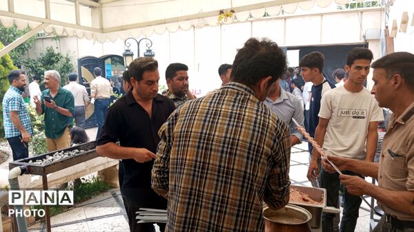 توزیع غذا در عید غدیر 