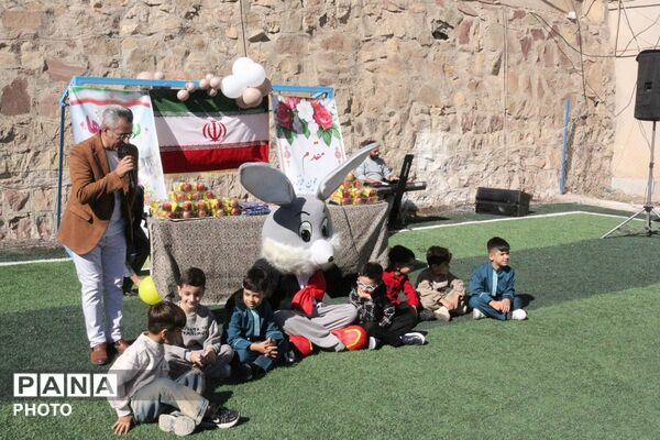 جشن رنگارنگ «غنچه‌ها» در کودکستان ماه راد