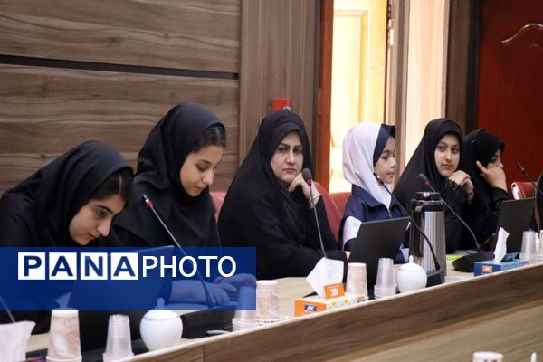 نشست صمیمی فعالین رسانه ای دانش‌آموزان با مدیرعامل خبرگزاری پانا