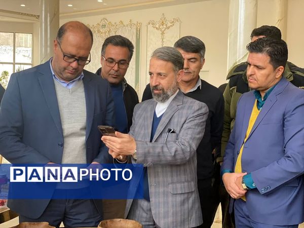 نمایشگاه صنایع دستی در کوهسرخ