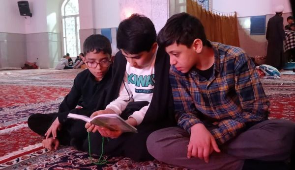 اعتکاف دانش‌آموزی مسجد مصلی اصفهان