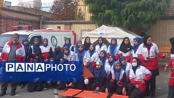 اجرای مانور زلزله با هدف مدرسه ایمن جامعه تاب آور