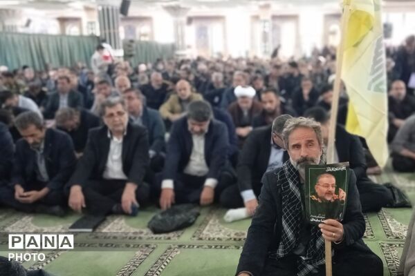 از کودکان تا بسیجیان؛ همه آمدند برای مردی که در قلب مردم بود