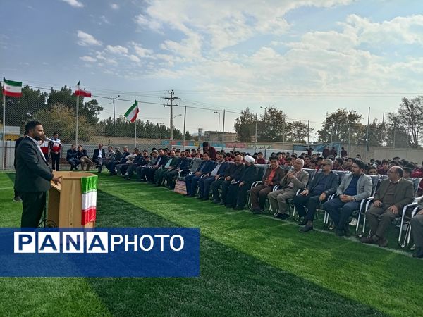 افتتاح چمن مصنوعی سردار سلیمانی (شهدای خدمت) دبیرستان نمونه آیت‌الله خامنه‌ای کاشمر‌‌