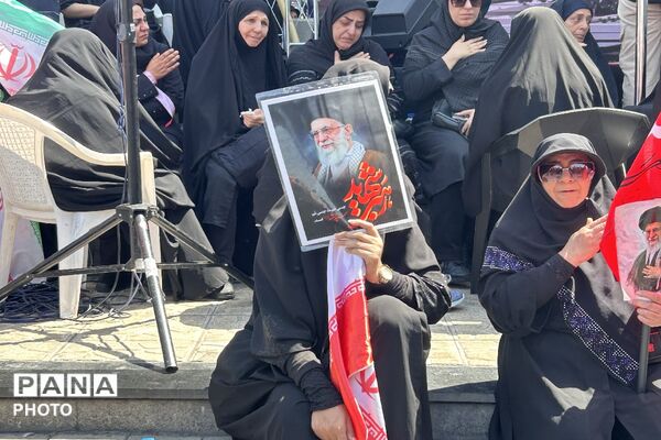 حضور میلیونی آحاد مردم ایران در مراسم تشییع رهبر شهید