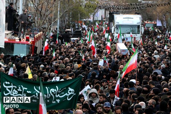 بدرقه پیکر مطهر شهدای حملات آمریکایی - صهیونیستی