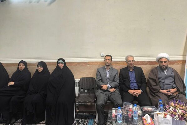 طنینِ نیایش در مدرسه