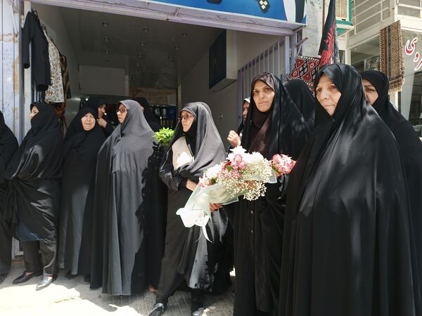 بازگشت امام جمعه از سفر مکه و استقبال گرم مردم فارسان