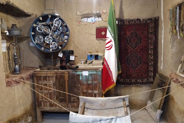 اقامتگاه  بوم‌گردی شهر لپویی -زرقان 