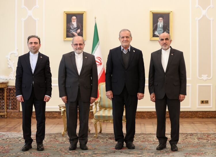 رئیس جمهور: خنثی‌سازی تبلیغات ضدایرانی از مسئولیت‌های مهم سفرا است