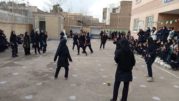  مسابقات ورزشی در دبیرستان خاص نمونه فرهنگ 