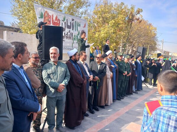 راهپیمایی روز 13 آبان در کوچه‌های شهر رضویه