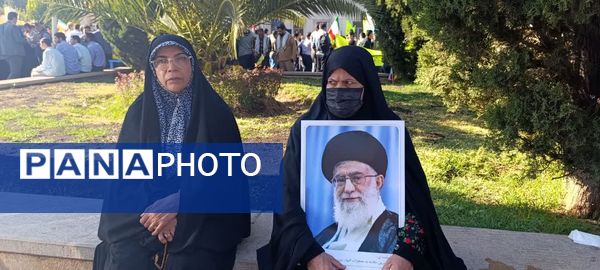 خروش استکبار ستیزی دانش‌آموزان شیرازی