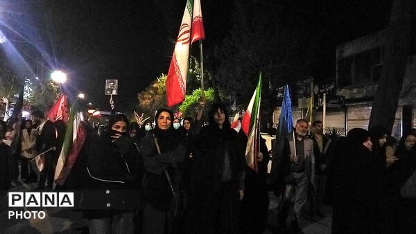 نیشابوری ها از پیر تا کودک در اجتماعات خیابانی