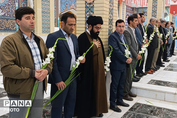 گلباران مزار شهدای معلم در بجنورد