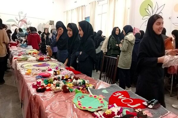 برپایی نمایشگاه و بازارچه کارو فناوری در دبیرستان شهید مجید دهنوی نیشابور