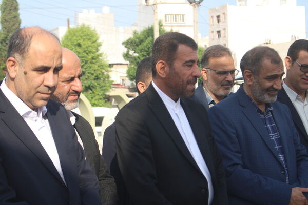 عطر افشانی مزار مطهر شهدای فرهنگی و دانش‌آموز شهرستان بوشهر  