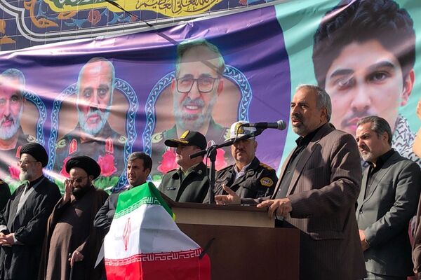 اجتماع عظیم دانش آموزان ناحیه دو شهرری به مناسبت یوم الله ۱۳ آبان در میدان نماز