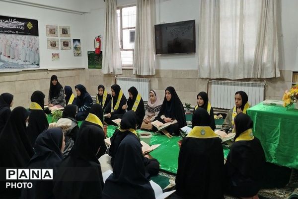 محفل انس با قرآن کریم در آموزشگاه شهید مجید دهنوی نیشابور