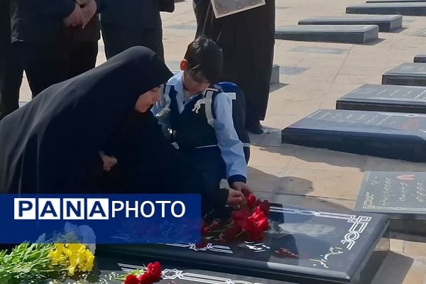 فرزند شهید این بار به گونه ای دگر راهی مدرسه شد
