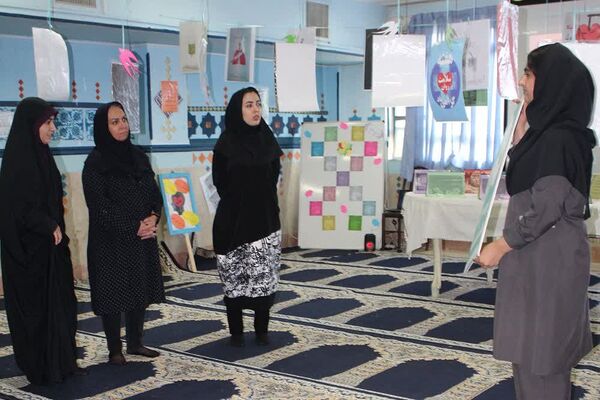 نمایشگاه بهداشت و سلامت‌روان در هنرستان شهدای گمنام