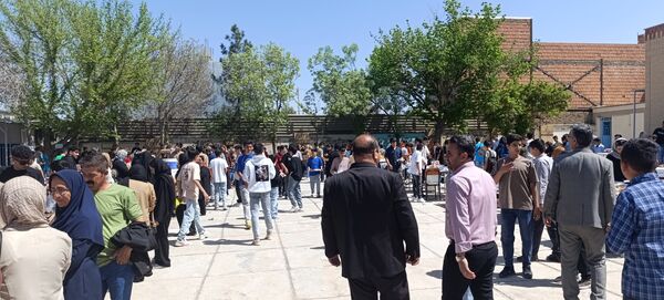 برپایی بازارچه در مدرسه ولیعصر آشخانه 