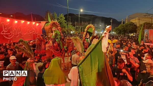 کاروان عاشورایی در تفرش همزمان با دومین روز محرم الحرام 