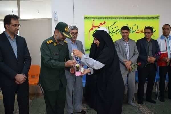 زنگ سپاس معلم در مدارس شهرستان بهاباد