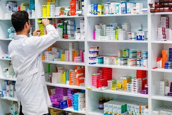 پرداخت ۱۷ همت از بدهی ۶۰ همتی دارو و تجهیزات به بیمارستان‌ها و داروخانه‌ها