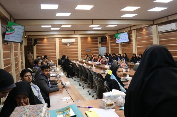 نشست مشاور وزیر در امور تشکل‌های دانش‌آموزی با کارشناسان سازمان دانش‌آموزی استان خراسان رضوی