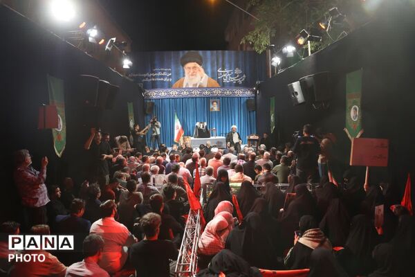 گردهمایی مردم همدان در پاسداشت مقام رهبر شهید انقلاب در رواق کشوردوست