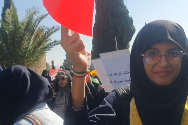 تجمع بزرگ دانش‌آموزان در روز 13 آبان