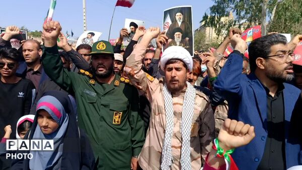 دانش‌آموزان کهنوجی به یاد دانش‌آموزان مینابی 