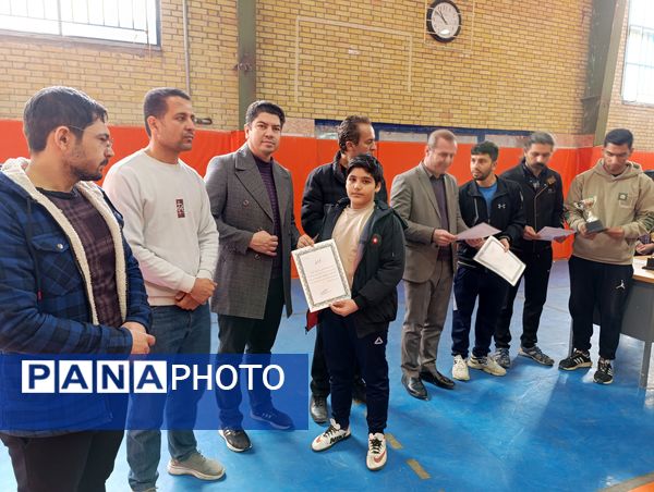  نایب قهرمانی تیم فوتسال مدرسه معلم آشخانه 