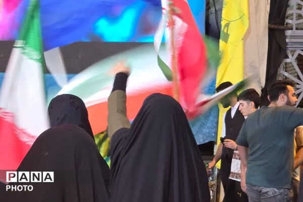 بیعت مردم در شب عید غدیروشعار ایستادگی در مسیر آرمان‌های انقلاب