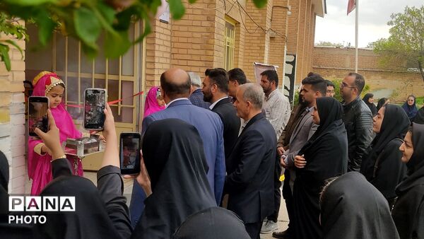 افتتاحیه نمایشگاه دانش‌آموزان کوشش دستنا