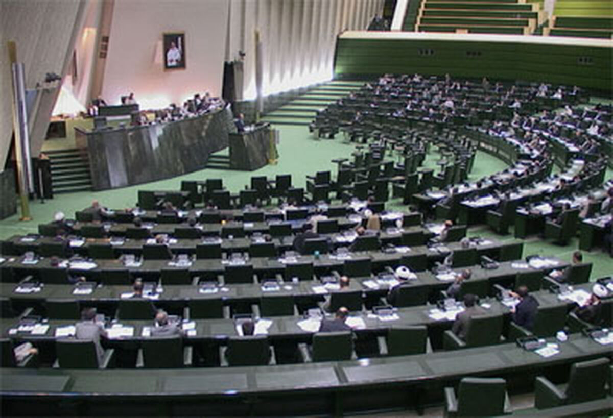 بررسی تامین کالاها و مهار گرانی با حضور وزیر کشاورزی در نشست غیرعلنی مجلس