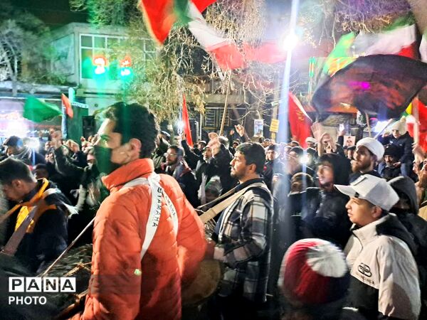 حماسه حضور مردم تویسرکان در شب ششم شهادت رهبر انقلاب