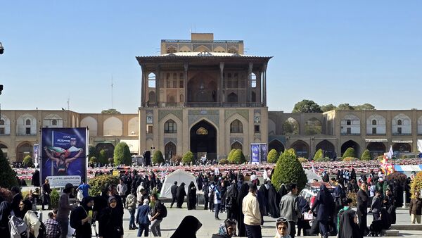 راهپیمایی باشکوه روز ۱۳ آبان در میدان امام خمینی(ره) اصفهان 