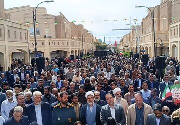 حضور باشکوه مردم بم در ۲۲ بهمن
