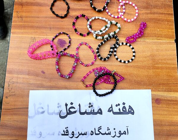 بازارچه کسب و کار در دبیرستان میرزا جعفر سروقد