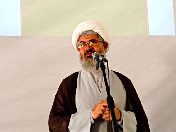 نماز جمعه‌ای با رنگ و بوی معلمی