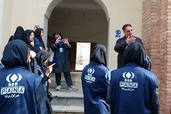 از دریچه روایت مدرسه به تاریخ ایران