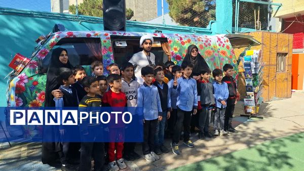 جشن کتابنوش در ناحیه۶ مشهد