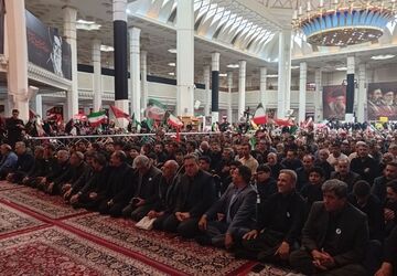 بیعت فرهنگیان و دانش‌آموزان شیراز با آرمان‌های رهبر شهید