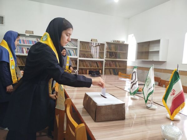 انتخابات شورای دانش‌آموزی در شهرستان فاروج 