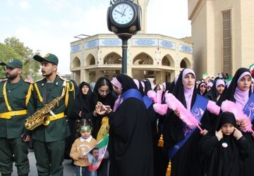 اجتماعی به رنگ صورتی