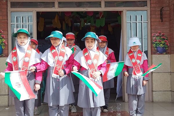 برگزاری جشن احسان و نیکوکاری در دبستان حکیم نظامی کهریزک 