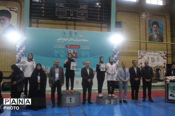 پایان رقابت‌های ورزشی دختران دانش‌آموز در زنجان