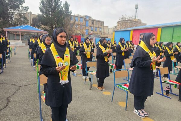  همایش «یاوران انقلاب» با محوریت نقش آفرینی دانش آموزان در گام دوم انقلاب